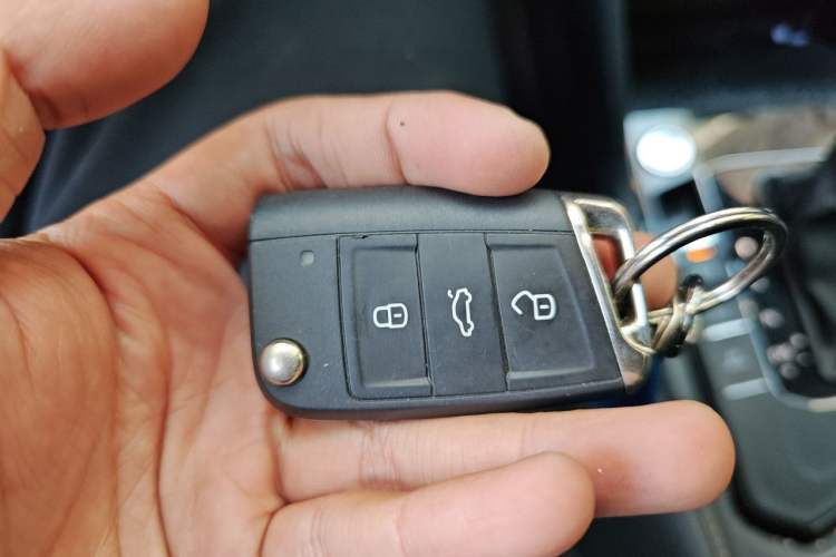 Used Volkswagen Tharu 2019 280TSI Two-Wheel Drive Luxury Edition China V Standard Vehicle Key