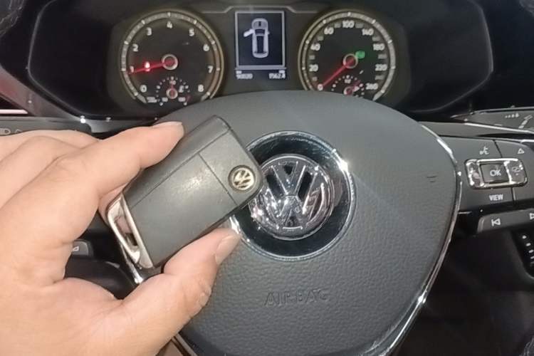 Used Volkswagen Tharu 2019 280TSI Two-Wheel Drive Luxury Edition China V Standard Vehicle Key