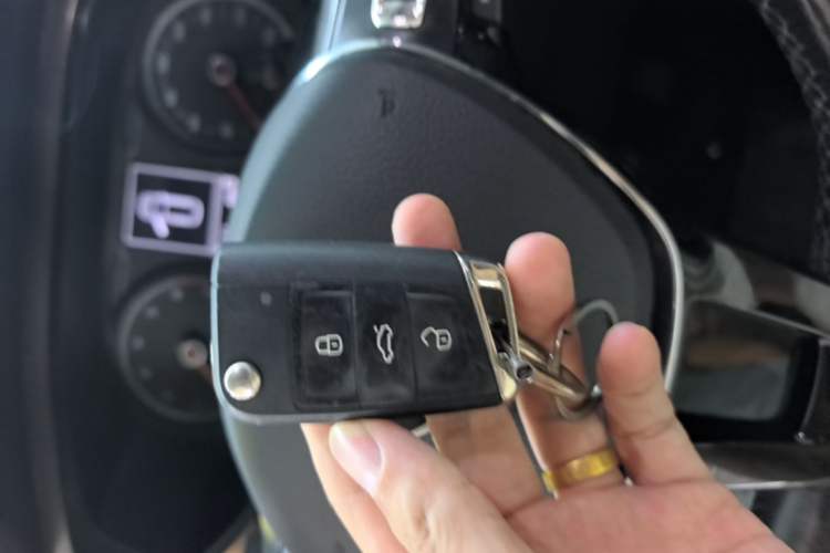 Used Volkswagen Tharu 2019 280TSI Two-Wheel Drive Luxury Version China VI Standard Vehicle Key