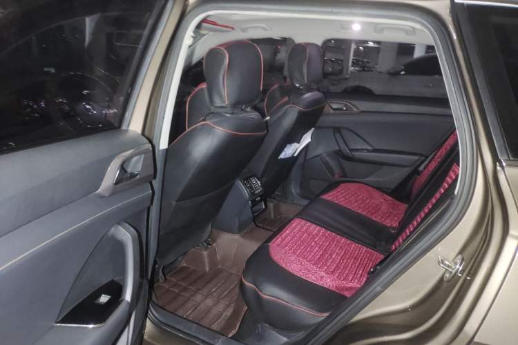 Used Volkswagen Tharu 2019 280TSI Two-Wheel Drive Comfort Edition China V Standard Left Rear Seat