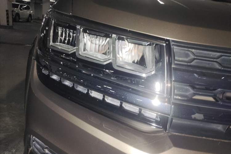 Used Volkswagen Tharu 2019 280TSI Two-Wheel Drive Comfort Edition China V Standard Right Front Headlight