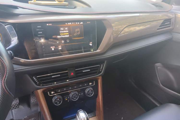 Used Volkswagen Tharu 2020 280TSI Two-Wheel Drive Luxury Edition China VI Standard Audio And AC Panel