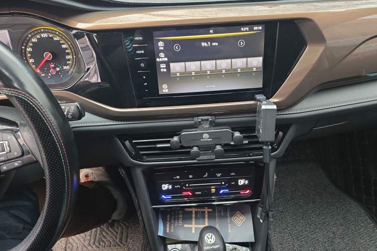 Used Volkswagen Tharu 2020 280TSI Two-Wheel Drive Comfort Edition China VI Standard Audio And AC Panel