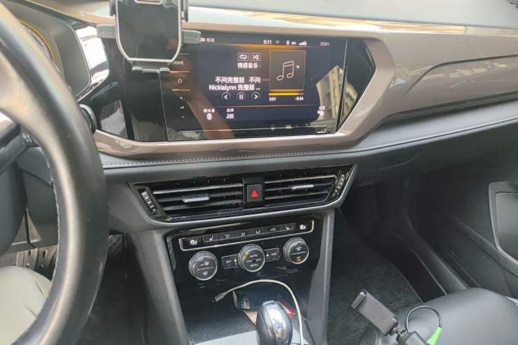 Used Volkswagen Tharu 2020 280TSI Two-Wheel Drive Luxury Plus Version China VI Standard Audio And AC Panel