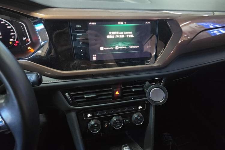 Used Volkswagen Tharu 2020 280TSI Two-Wheel Drive Luxury Plus Version China VI Standard Audio And AC Panel