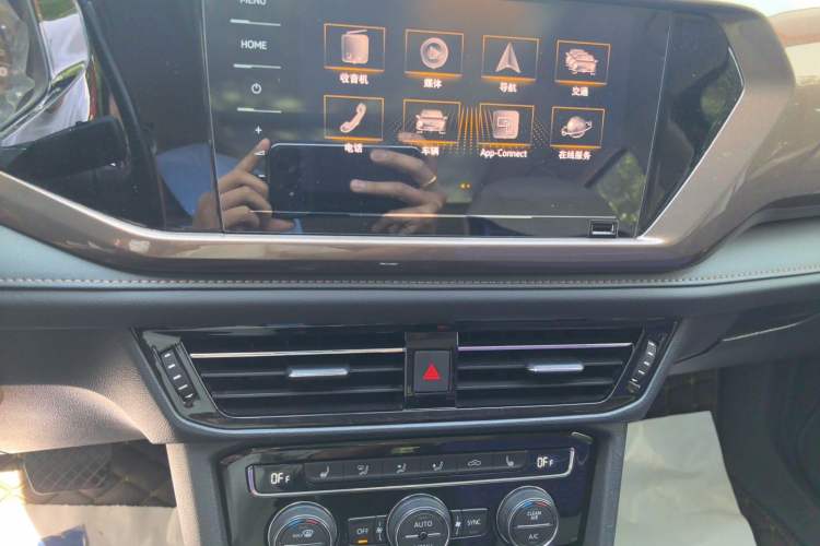 Used Volkswagen Tharu 2020 280TSI Two-Wheel Drive Luxury Edition China VI Standard Audio And AC Panel