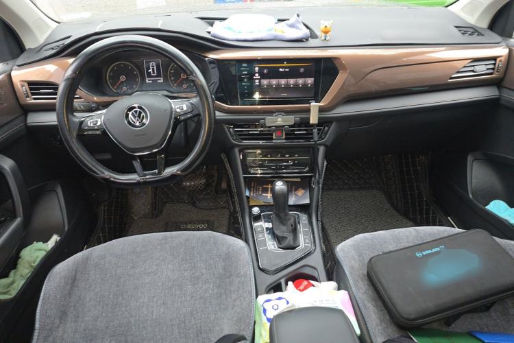Used Volkswagen Tharu 2020 280TSI Two-Wheel Drive Comfort Edition China VI Standard Center Console