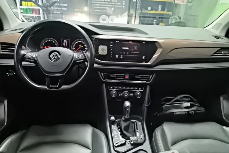 Used Volkswagen Tharu 2020 Restyled 330TSI Four-Wheel Drive Luxury Edition China VI Standard Center Console