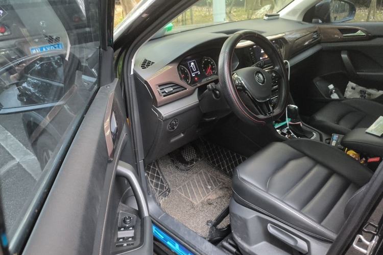 Used Volkswagen Tharu 2020 330TSI All-Wheel-Drive Luxury Edition China VI Standard Driver Seat
