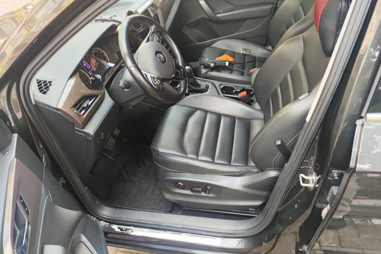 Used Volkswagen Tharu 2020 280TSI Two-Wheel Drive Luxury Plus Version China VI Standard Driver Seat