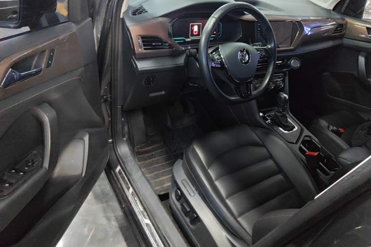 Used Volkswagen Tharu 2020 280TSI Two-Wheel Drive Luxury Plus Version China VI Standard Driver Seat