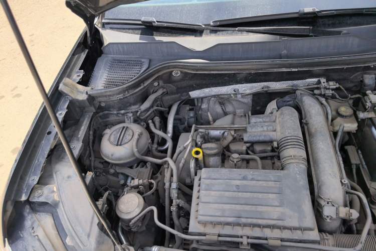 Used Volkswagen Tharu 2020 280TSI Two-Wheel Drive Luxury Edition China VI Standard Engine Bay Right