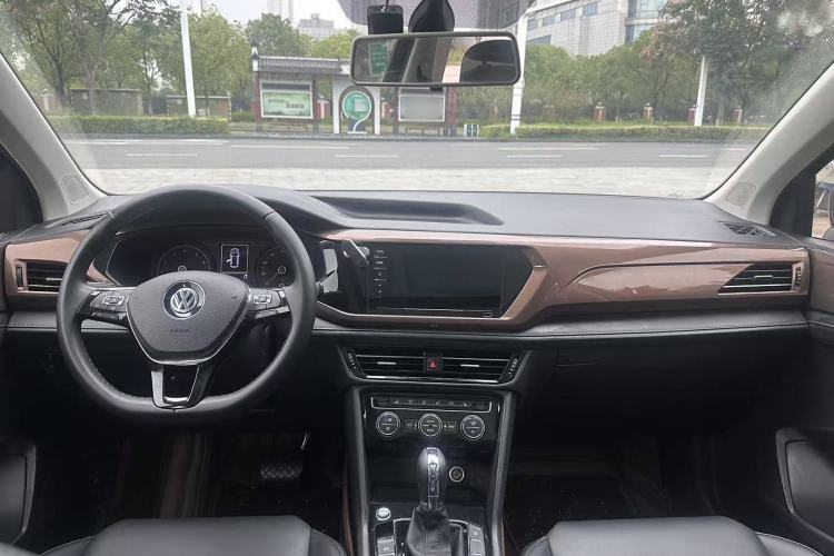 Used Volkswagen Tharu 2020 280TSI Two-Wheel Drive Luxury Edition China VI Standard Interior 1