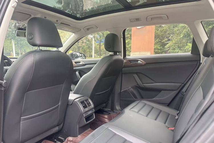 Used Volkswagen Tharu 2020 280TSI Two-Wheel Drive Luxury Edition China VI Standard Interior 3