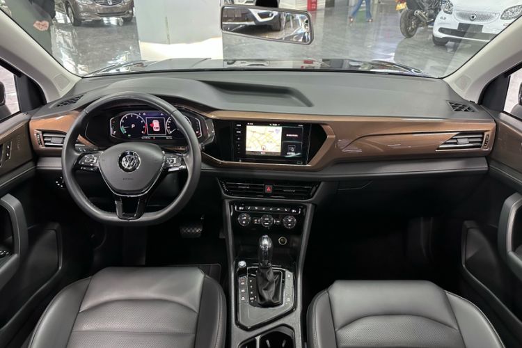 Used Volkswagen Tharu 2020 280TSI Two-Wheel Drive Luxury Plus Version China VI Standard Interior 3