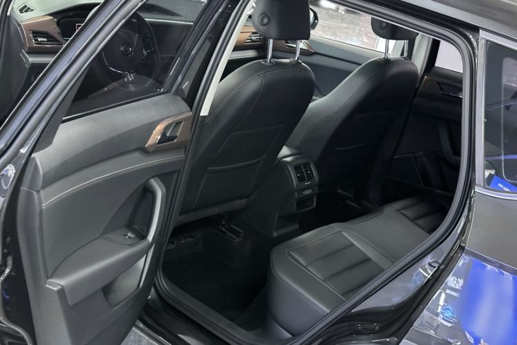 Used Volkswagen Tharu 2020 280TSI Two-Wheel Drive Luxury Plus Version China VI Standard Interior 6