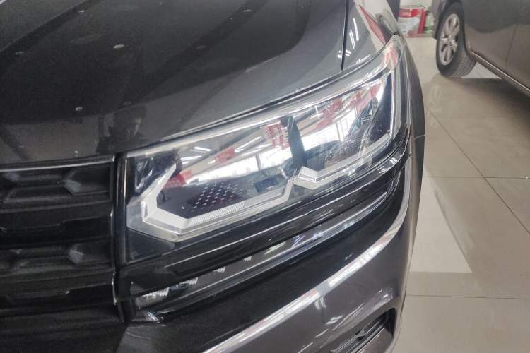 Used Volkswagen Tharu 2020 Revised Version 330TSI Four-Wheel Drive Flagship Edition China VI Left Front Headlight