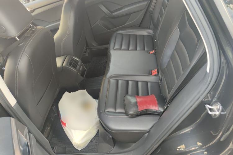 Used Volkswagen Tharu 2020 280TSI Two-Wheel Drive Luxury Plus Version China VI Standard Left Rear Seat