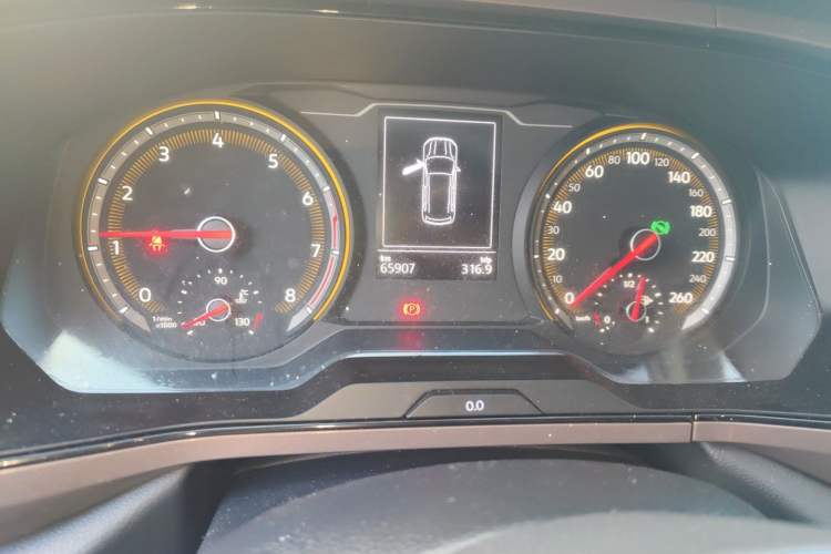 Used Volkswagen Tharu 2020 280TSI Two-Wheel Drive Luxury Edition China VI Standard Odometer Close Up