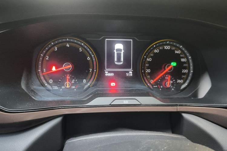 Used Volkswagen Tharu 2020 330TSI All-Wheel-Drive Luxury Edition China VI Standard Odometer Close Up