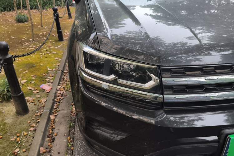 Used Volkswagen Tharu 2020 330TSI All-Wheel-Drive Luxury Edition China VI Standard Right Front Headlight