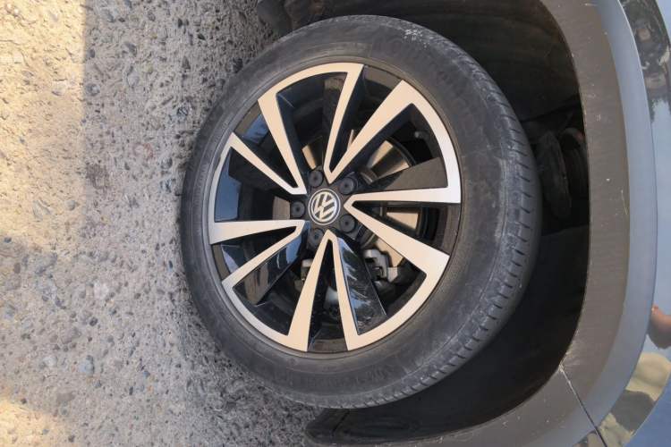Used Volkswagen Tharu 2020 280TSI Two-Wheel Drive Luxury Edition China VI Standard Right Front Wheel Hub