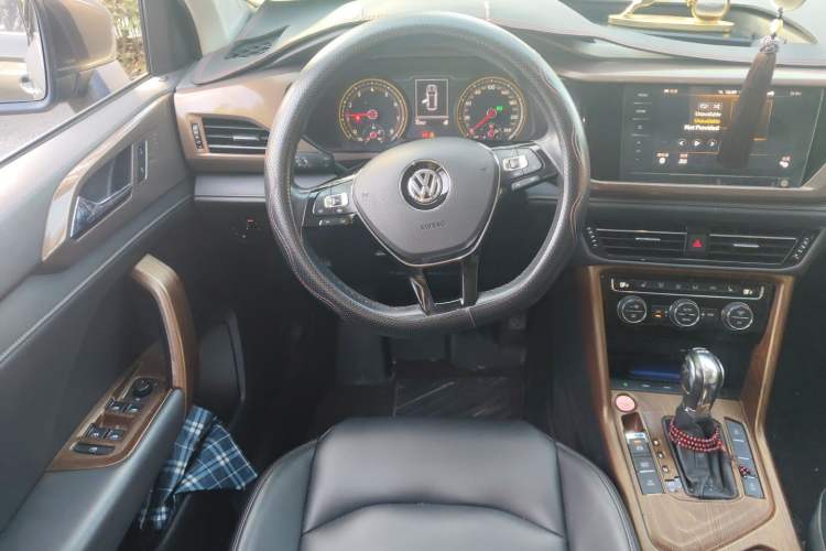 Used Volkswagen Tharu 2020 280TSI Two-Wheel Drive Luxury Edition China VI Standard Steering Wheel