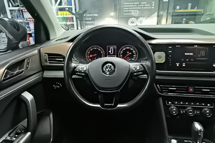 Used Volkswagen Tharu 2020 Restyled 330TSI Four-Wheel Drive Luxury Edition China VI Standard Steering Wheel