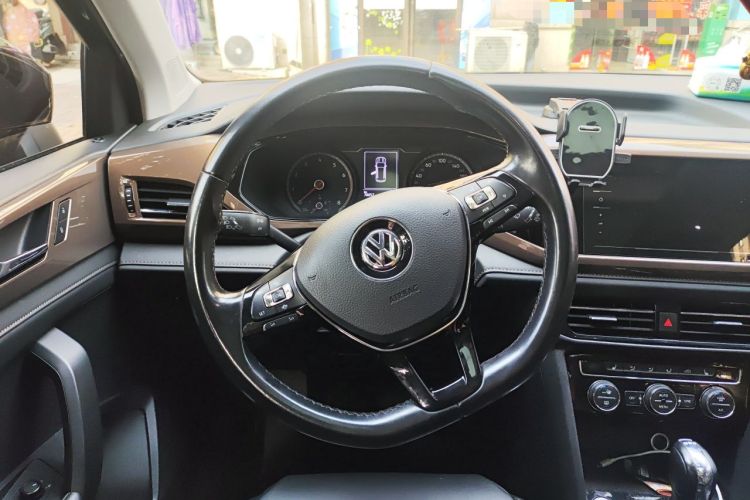 Used Volkswagen Tharu 2020 280TSI Two-Wheel Drive Luxury Plus Version China VI Standard Steering Wheel