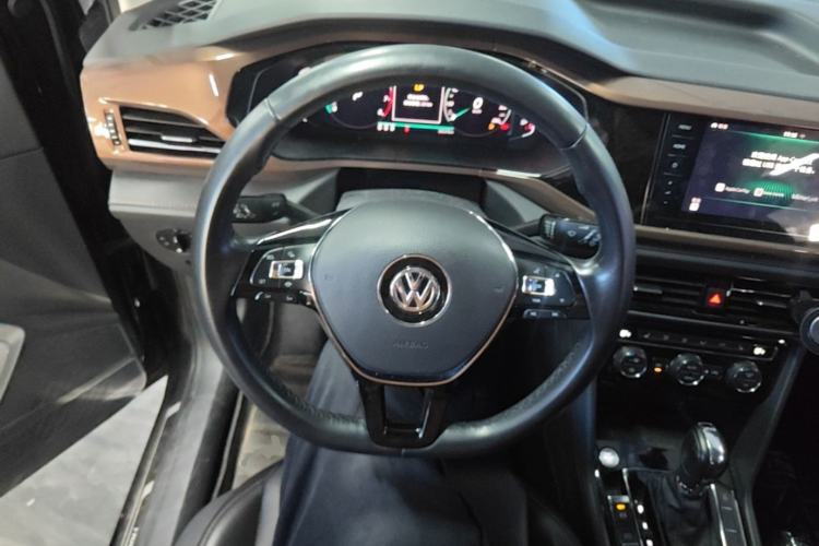 Used Volkswagen Tharu 2020 280TSI Two-Wheel Drive Luxury Plus Version China VI Standard Steering Wheel