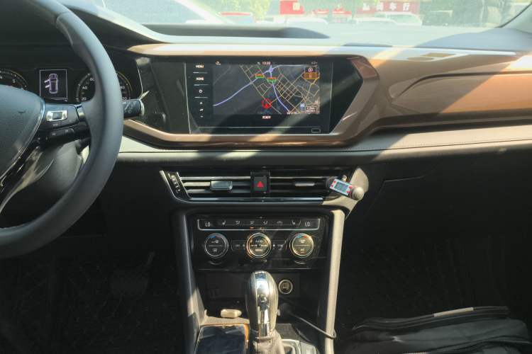 Used Volkswagen Tharu 2020 280TSI Two-Wheel Drive Luxury Edition China VI Standard Audio And AC Panel