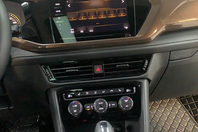 Used Volkswagen Tharu 2020 330TSI All-Wheel-Drive Luxury PLUS China VI Standard Audio And AC Panel