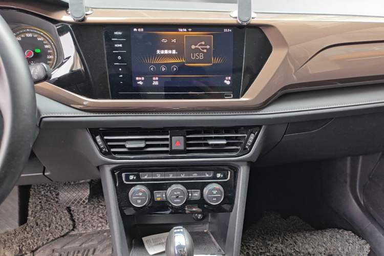 Used Volkswagen Tharu 2020 280TSI Two-Wheel Drive Luxury Edition China VI Standard Audio And AC Panel