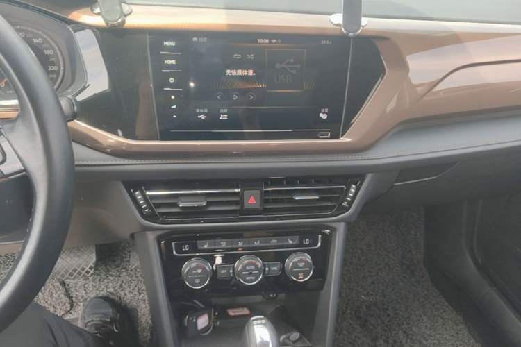 Used Volkswagen Tharu 2020 280TSI Two-Wheel Drive Luxury Edition China VI Standard Audio And AC Panel