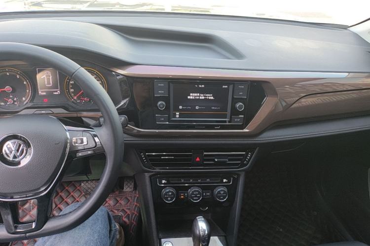 Used Volkswagen Tharu 2020 280TSI Two-Wheel Drive Comfort Edition China VI Standard Center Console