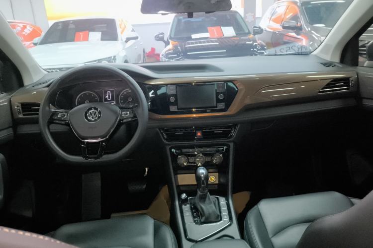 Used Volkswagen Tharu 2020 280TSI Two-Wheel Drive Comfort Edition China VI Standard Center Console