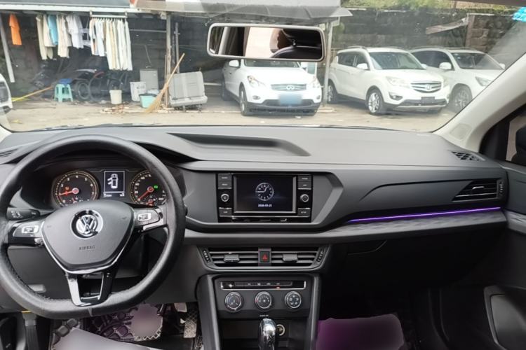 Used Volkswagen Tharu 2020 280TSI Two-Wheel Drive Trend Edition China VI Standard Center Console