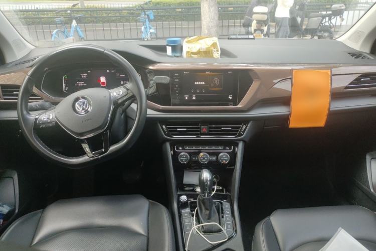 Used Volkswagen Tharu 2020 280TSI Two-Wheel-Drive Flagship Version China VI Center Console