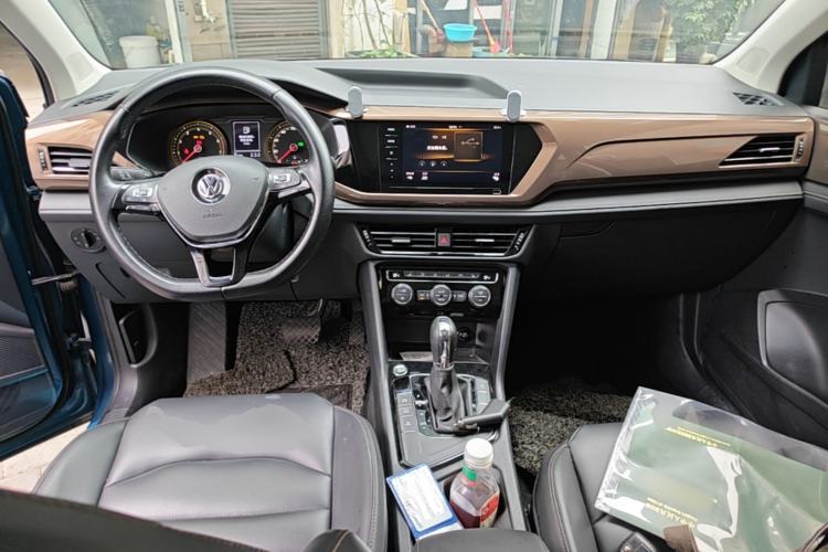 Used Volkswagen Tharu 2020 280TSI Two-Wheel Drive Luxury Edition China VI Standard Center Console