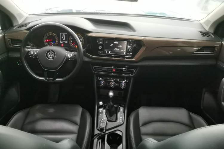 Used Volkswagen Tharu 2020 280TSI Two-Wheel Drive Comfort Edition China VI Standard Center Console