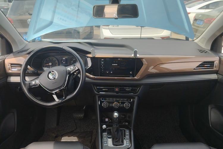 Used Volkswagen Tharu 2020 280TSI Two-Wheel Drive Luxury Edition China VI Standard Center Console