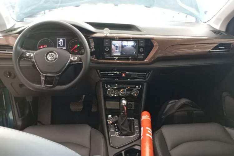 Used Volkswagen Tharu 2020 280TSI Two-Wheel Drive Comfort Edition China VI Standard Center Console