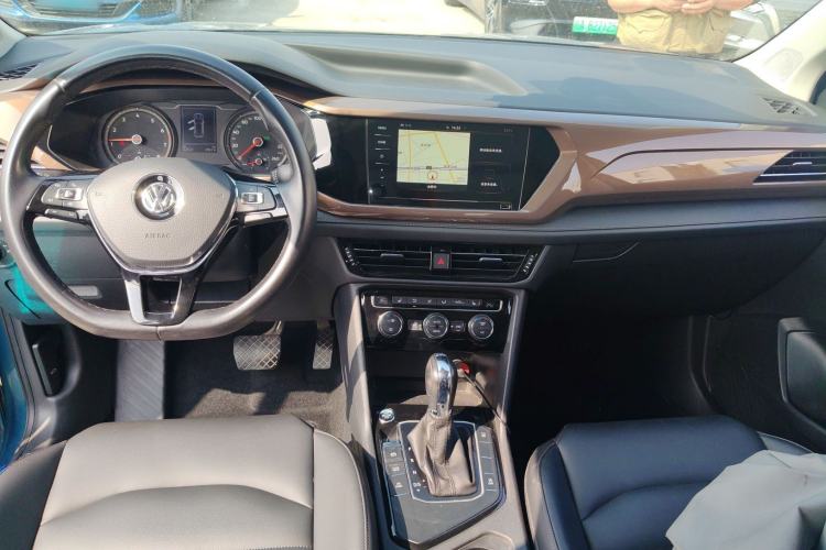 Used Volkswagen Tharu 2020 280TSI Two-Wheel Drive Luxury Edition China VI Standard Center Console