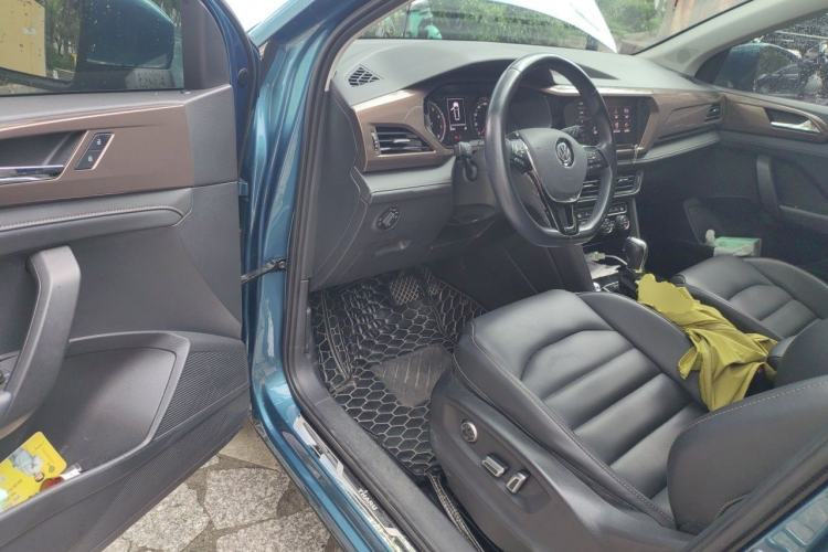 Used Volkswagen Tharu 2020 330TSI All-Wheel-Drive Luxury Edition China VI Standard Driver Seat