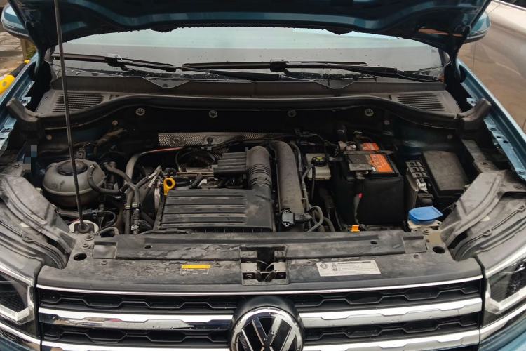 Used Volkswagen Tharu 2020 280TSI Two-Wheel-Drive Flagship Version China VI Engine Bay