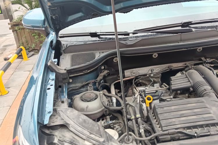 Used Volkswagen Tharu 2020 280TSI Two-Wheel-Drive Flagship Version China VI Engine Bay Right