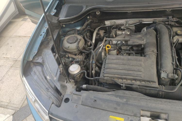 Used Volkswagen Tharu 2020 280TSI Two-Wheel-Drive Flagship Version China VI Engine Bay Right