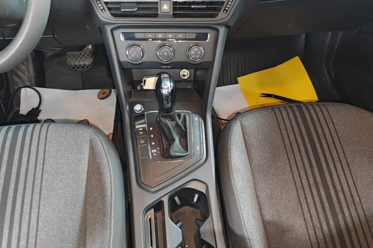 Used Volkswagen Tharu 2020 280TSI Two-Wheel Drive Trend Edition China VI Standard Gear Lever