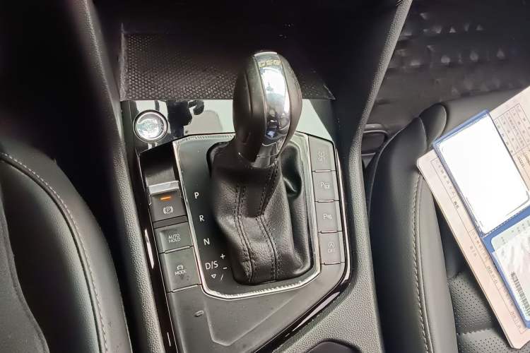 Used Volkswagen Tharu 2020 280TSI Two-Wheel-Drive Flagship Version China VI Gear Lever