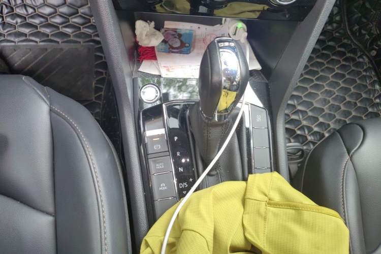 Used Volkswagen Tharu 2020 330TSI All-Wheel-Drive Luxury Edition China VI Standard Gear Lever